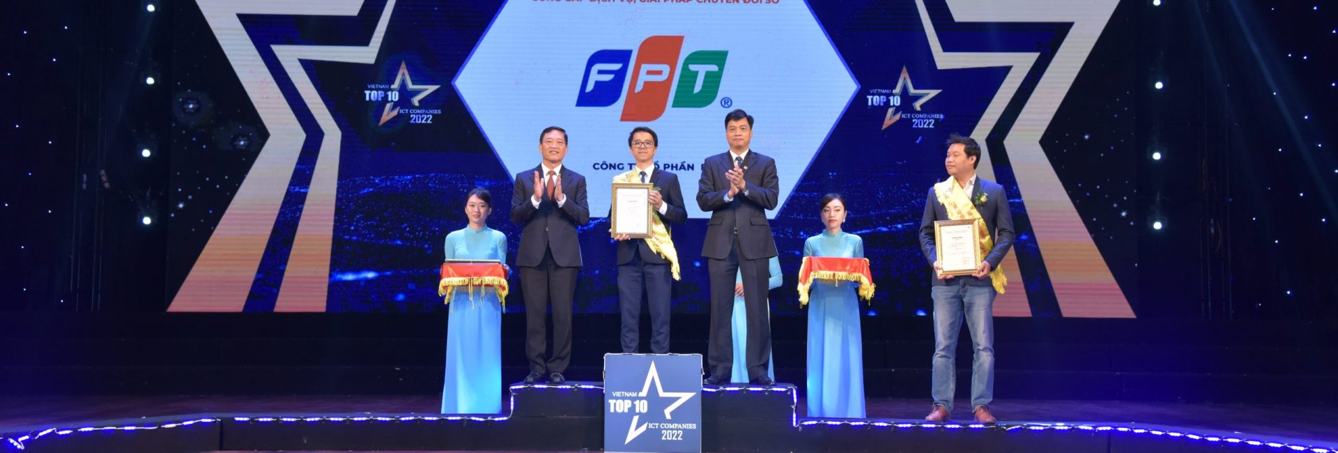 FPT Digital nhận giải vinh danh top 10 doanh nghiệp CNTT Việt Nam 2022